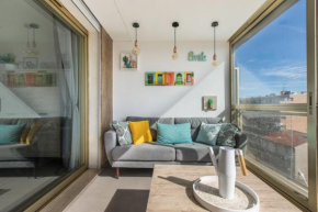 LB Vacation Rentals I Admire Panoramic Ocean Views Through Walls of Windows